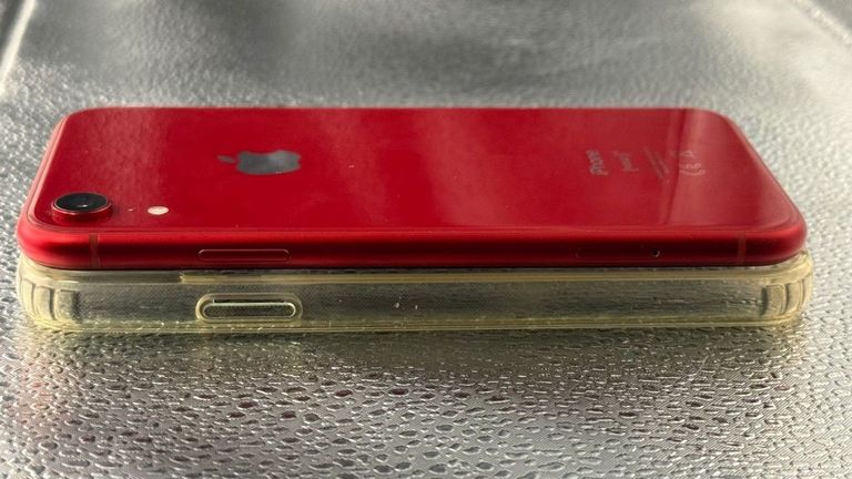 Apple iphone xr 64gb Код:01-200820642. Изображение 6