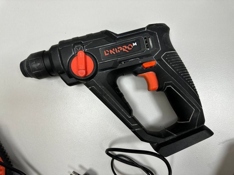 Оголошення Dnipro-M dhr-200 1акб 4ah зп Б/У