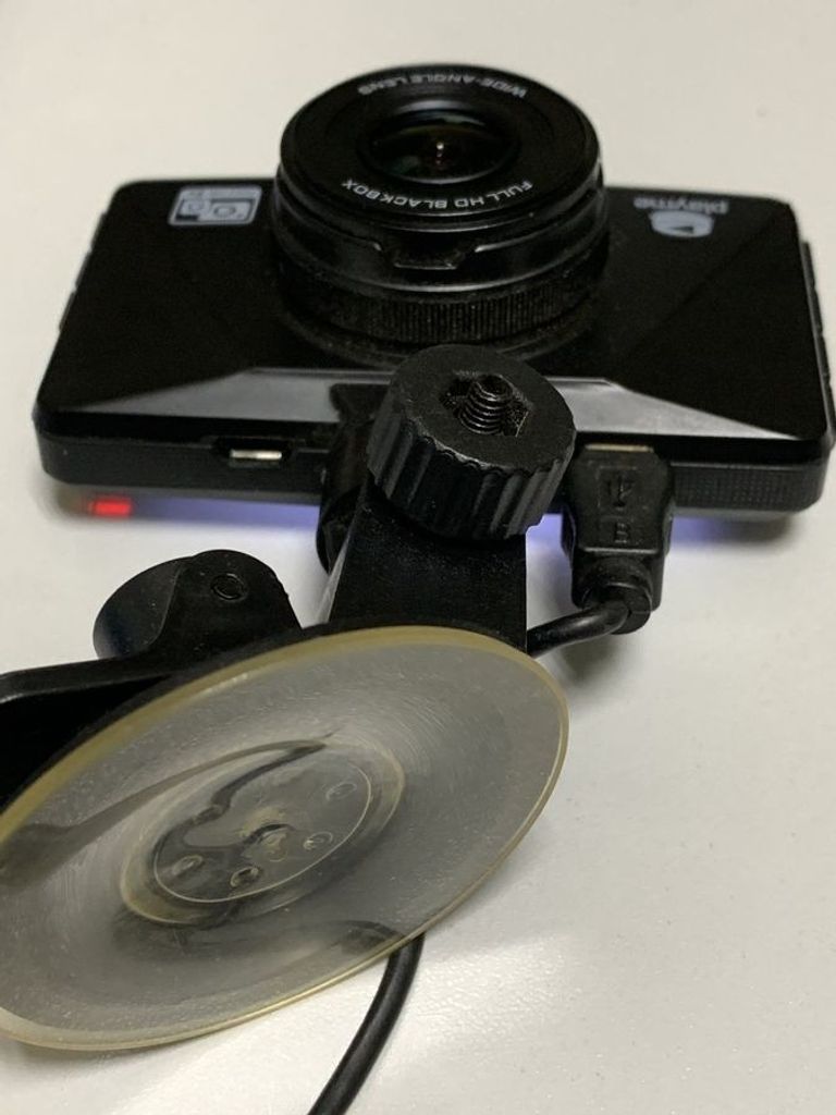 Дешиво Playme Zeta с ломбарда