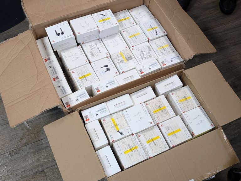 Купити HUAWEI FreeBuds Lite (проблеми з синхронізацією, буває оди робить оди ні.) Б/У