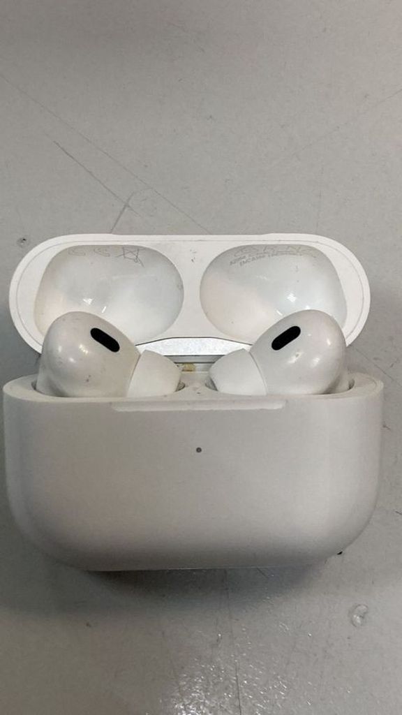 Оголошення Apple airpods pro 2nd generation with magsafe charging case usb-c Б/У
