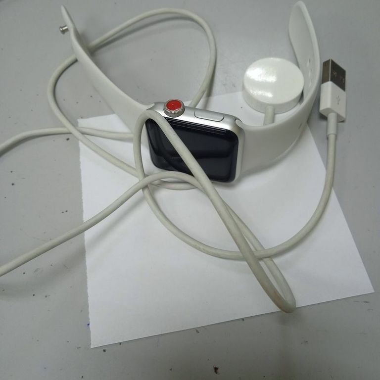 Дешиво Apple watch series 3 38mm aluminum case с ломбарда