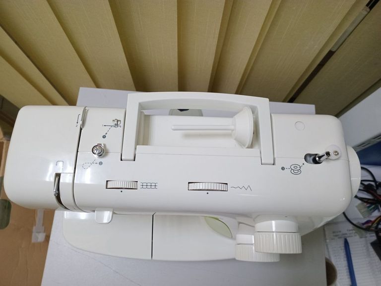 Дешево Singer Simple 3229 з ломбарду