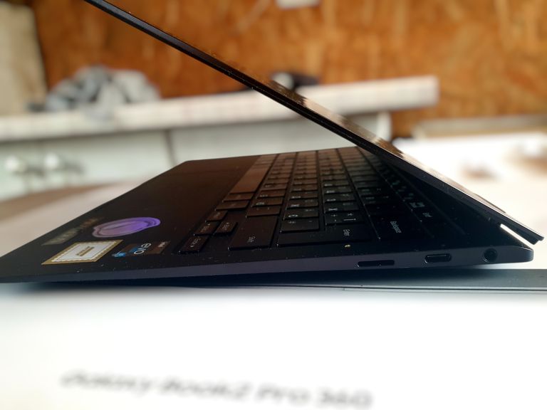 Оголошення Samsung Galaxy Book 2 Pro 360 2-IN-1 (NP950XED-KA1US) Б/У