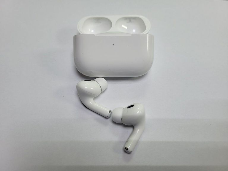 Оголошення Apple airpods pro 2nd generation with magsafe charging case usb-c Б/У