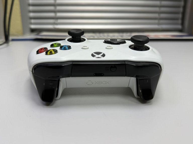 Розпродаж Microsoft xbox wireless controller 1708, продавець Техноскарб