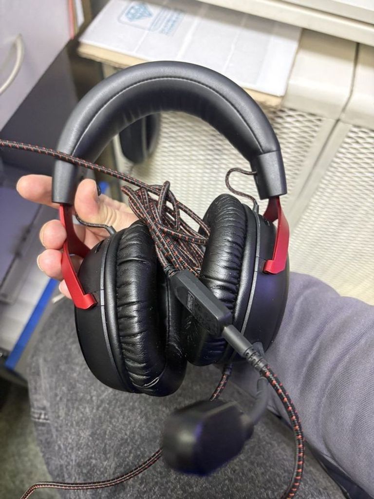 Оголошення Hyperx cloud iii Б/У