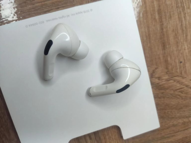Дешиво Apple airpods pro a2190,a2084+a2083 с ломбарда