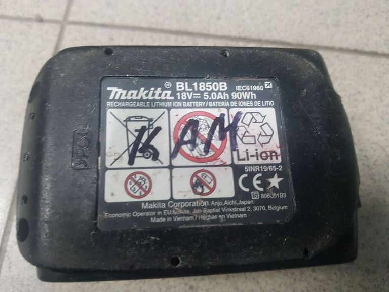 Makita dga504 2акб 5ah зп Код:01-200891208. Изображение 5