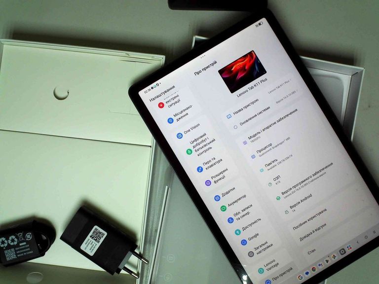 Купити Lenovo Tab K11 Plus 8/256 WiFi Luna Grey (ZADS0145UA) Б/У