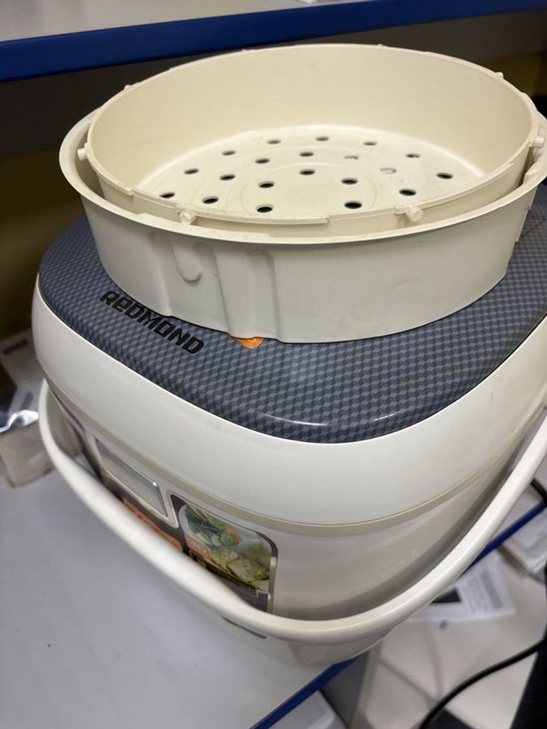 Дешево Redmond rmc-210 з ломбарду