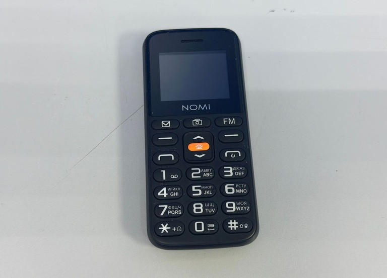 Оголошення Nomi i1820 Red Б/У