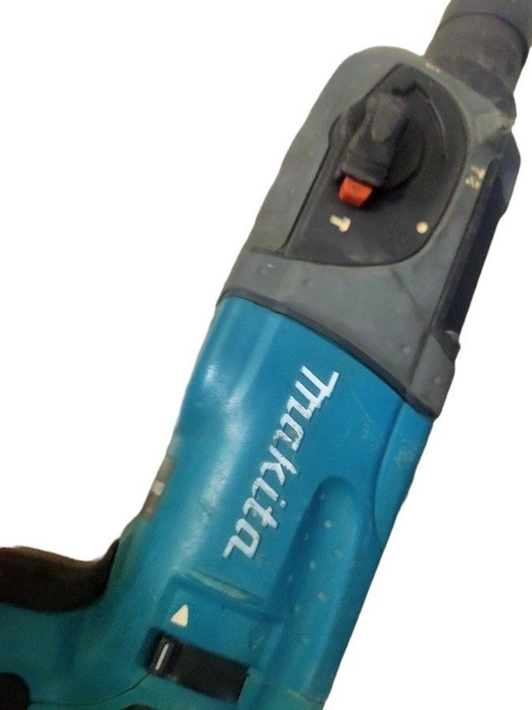 Дешево Makita HR2470 з ломбарду