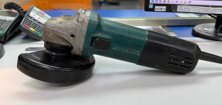 Купити Makita 9558HN Б/У