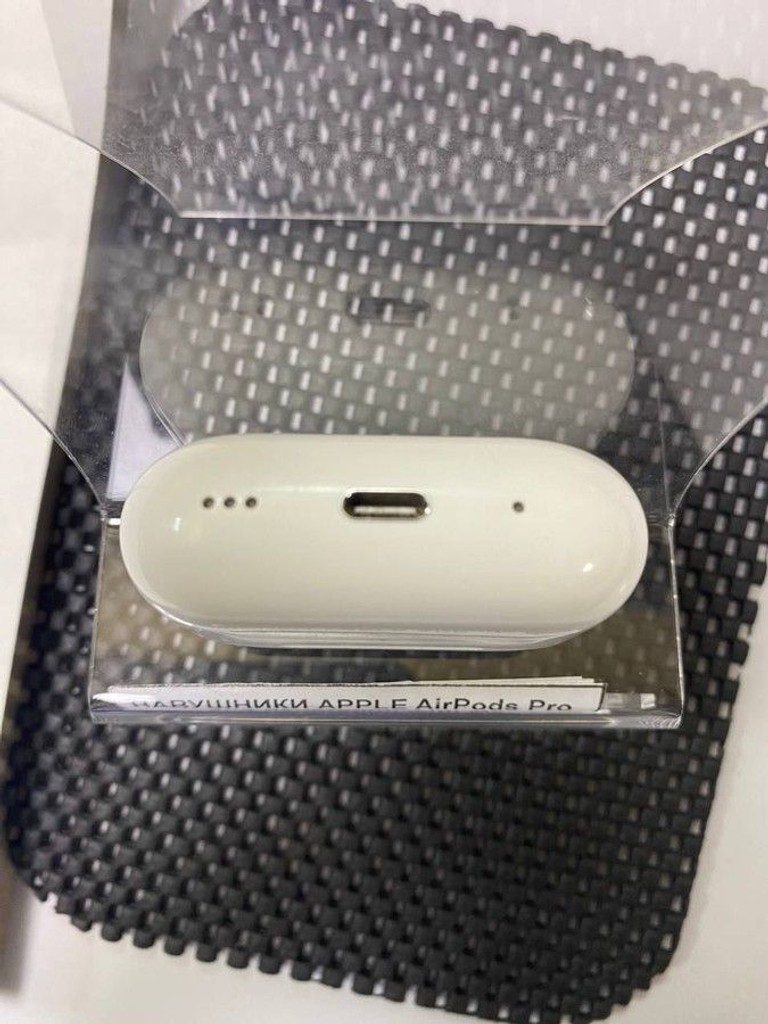 Apple airpods pro 2nd generation with magsafe charging case usb-c Код:01-200974404. Изображение 6