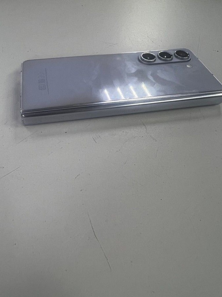 Samsung galaxy fold5 12/512gb Код:01-200979838. Зображення 5