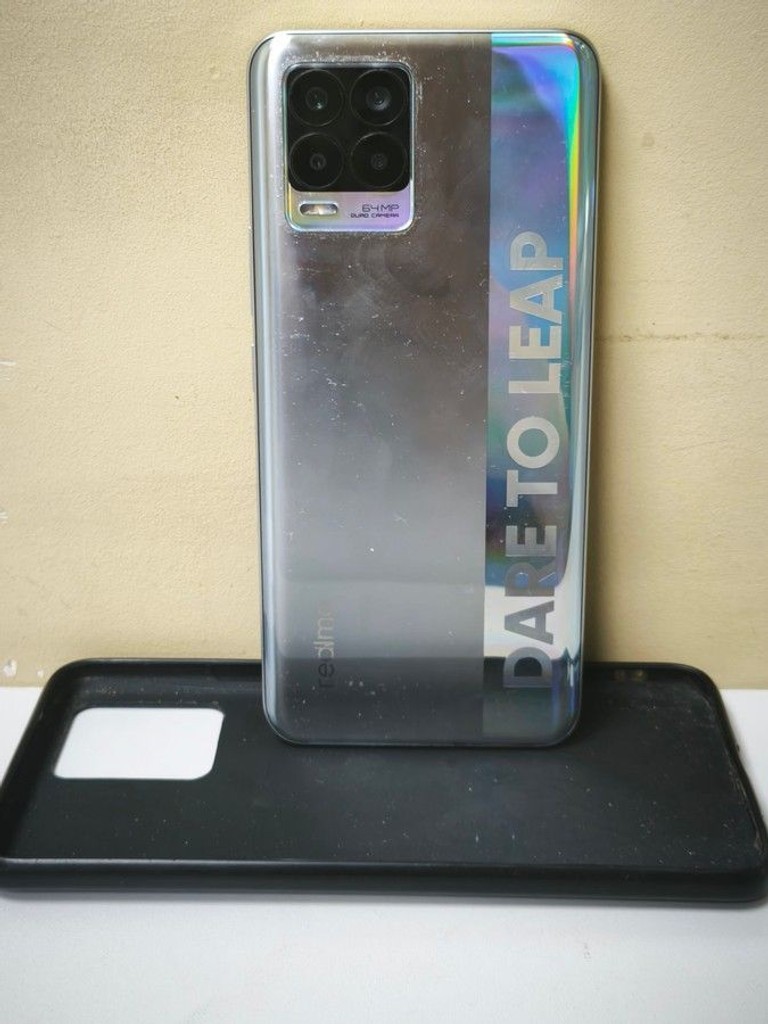 Купити Realme 8 6/128gb Б/У