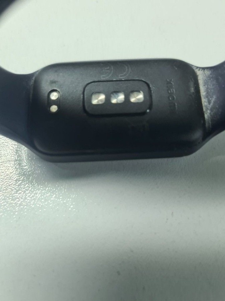 Дешиво Xiaomi mi smart band 8 active с ломбарда