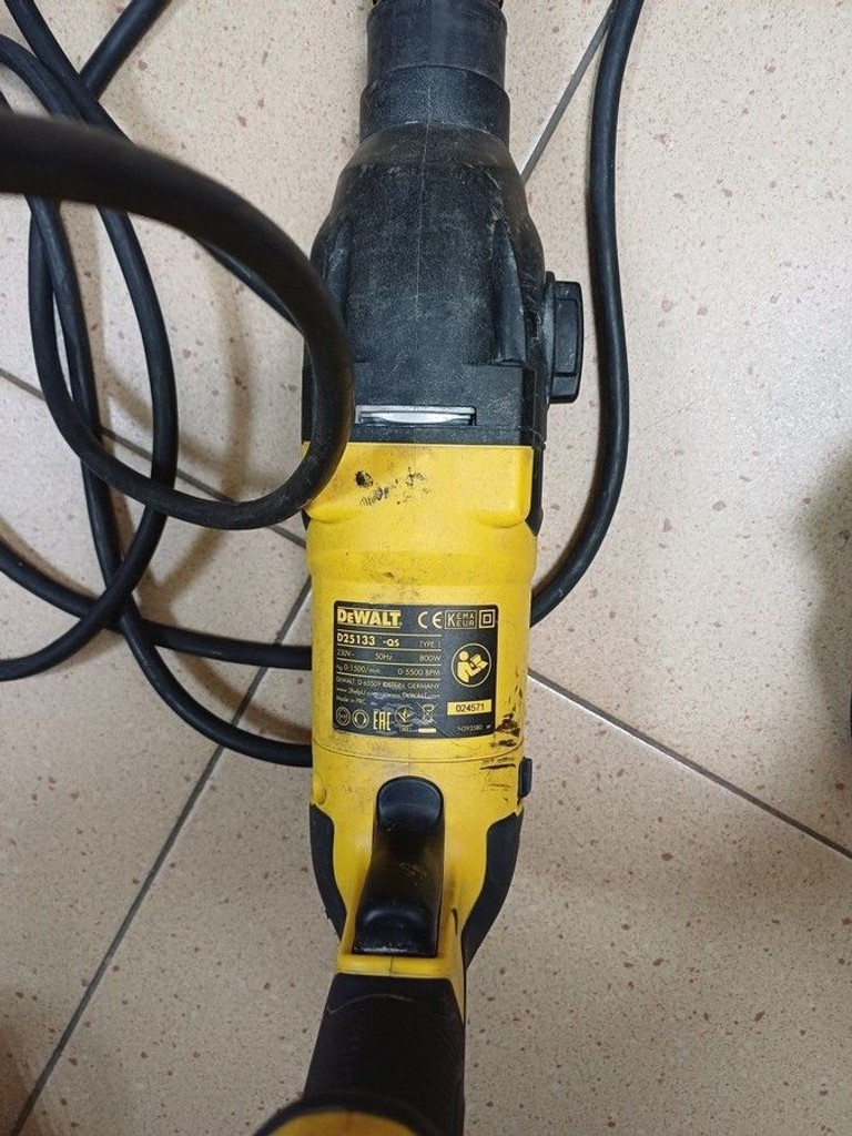 Купити Dewalt d25133qs Б/У