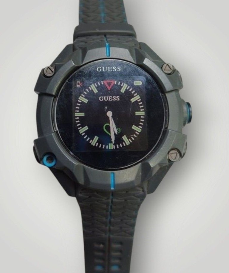 Купить Guess m02q c300 Б/У