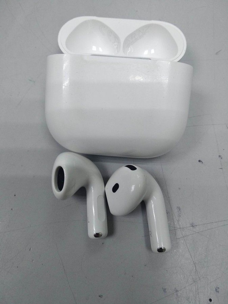 Розпродаж Apple airpods 4 with active noise cancellation, продавець Техноскарб