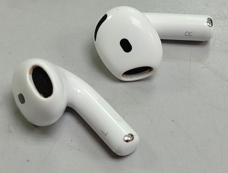 Оголошення Apple airpods 4 with active noise cancellation Б/У