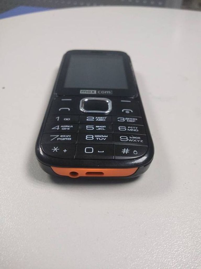Купити Maxcom MM142 Black Б/У