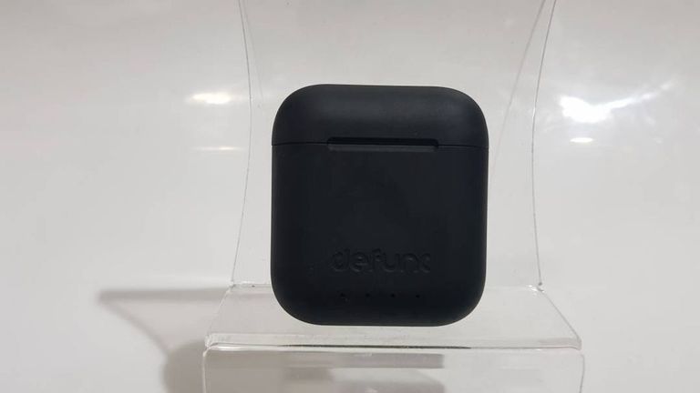 Купить Defunc true go slim tws red d4213 Б/У