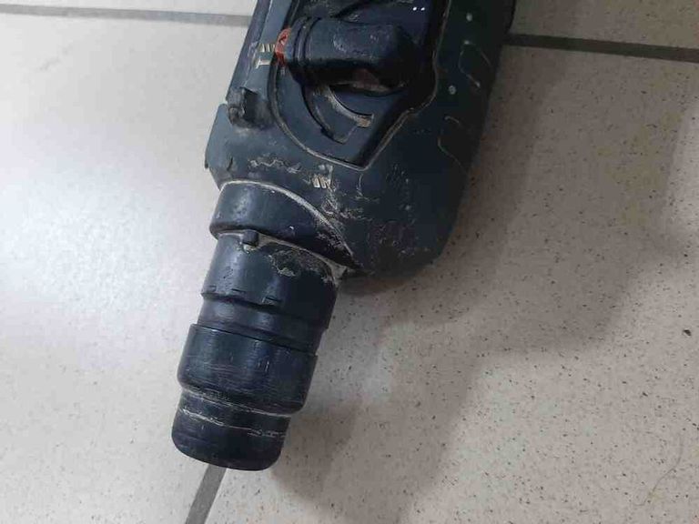 Дешево Makita HR2470 з ломбарду