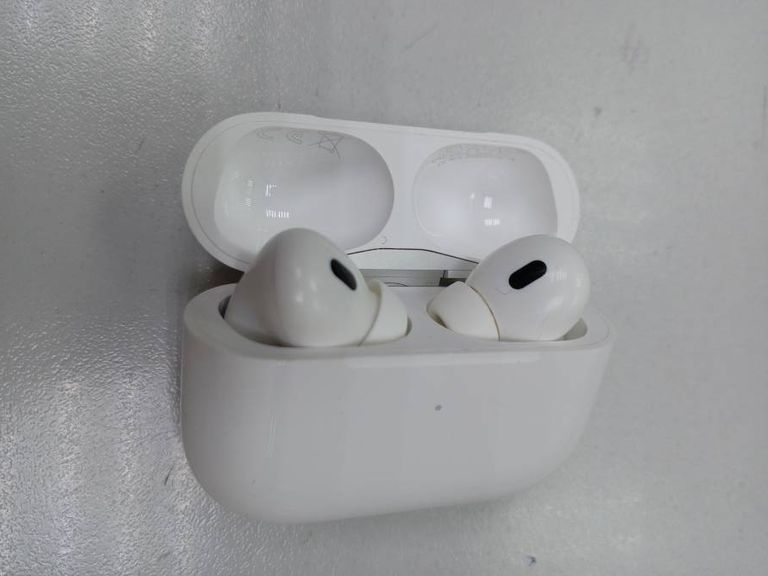 Apple AirPods Pro 2nd generation (MQD83)