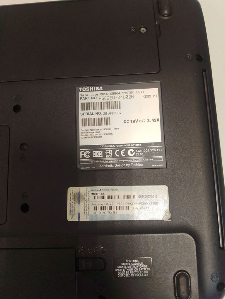 Дешиво Toshiba екр 15,6"/ celeron n2840 2,16ghz/ ram4096mb/ hdd120gb/ dvd rw с ломбарда