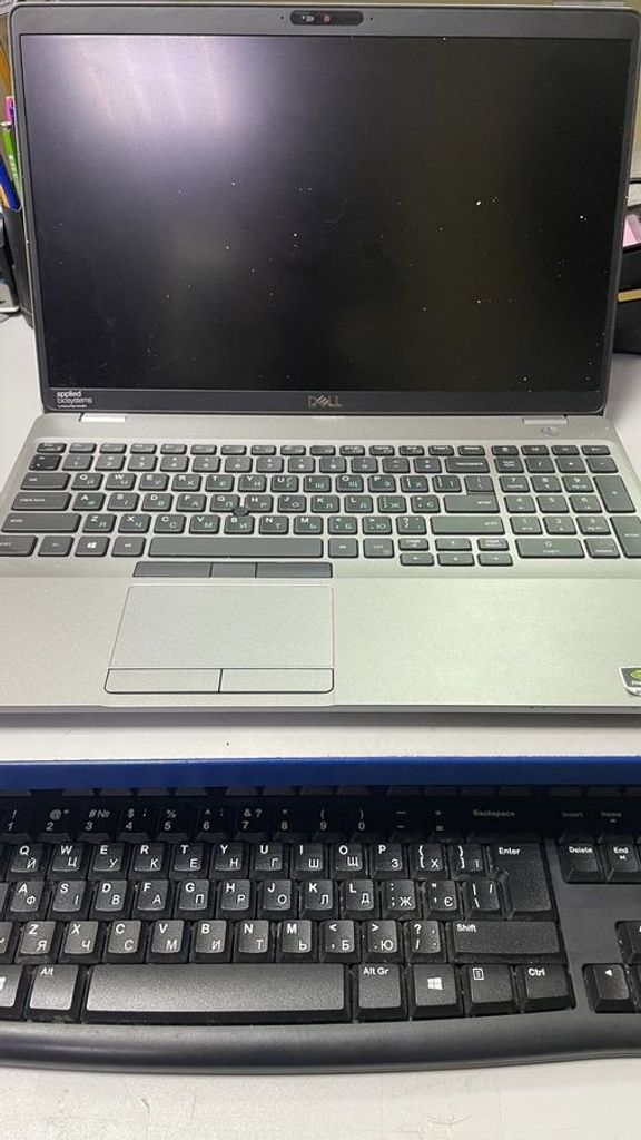 Оголошення Dell 15/core i5-10300h ddr4/8gb ddr4/hdd *відсутній/ssd 256 gb/quadro p600 4gb Б/У