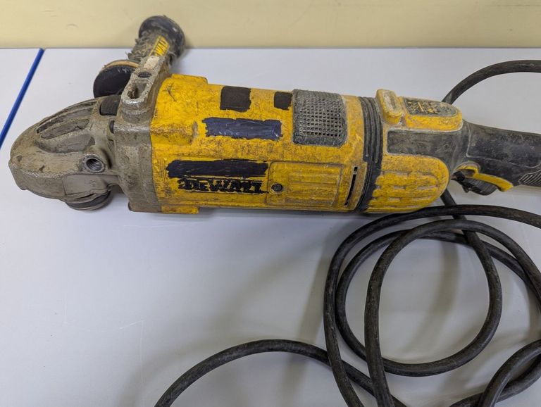 Купити Dewalt DWE4579 Б/У