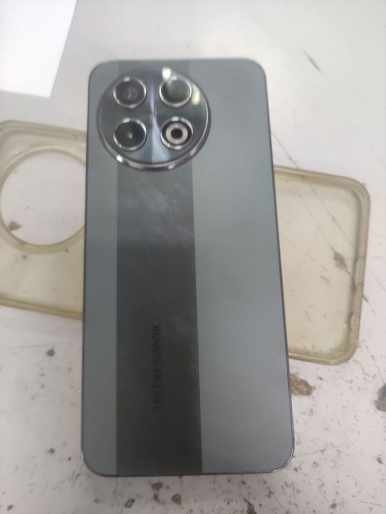 Оголошення Tecno Spark 30 Pro KL7 8/256GB Obsidian Edge (4894947047442) Б/У