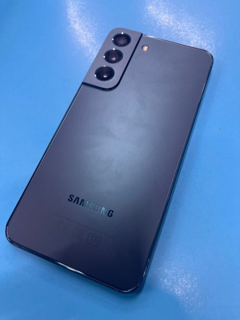 Оголошення Samsung s901b galaxy s22 8/128gb Б/У