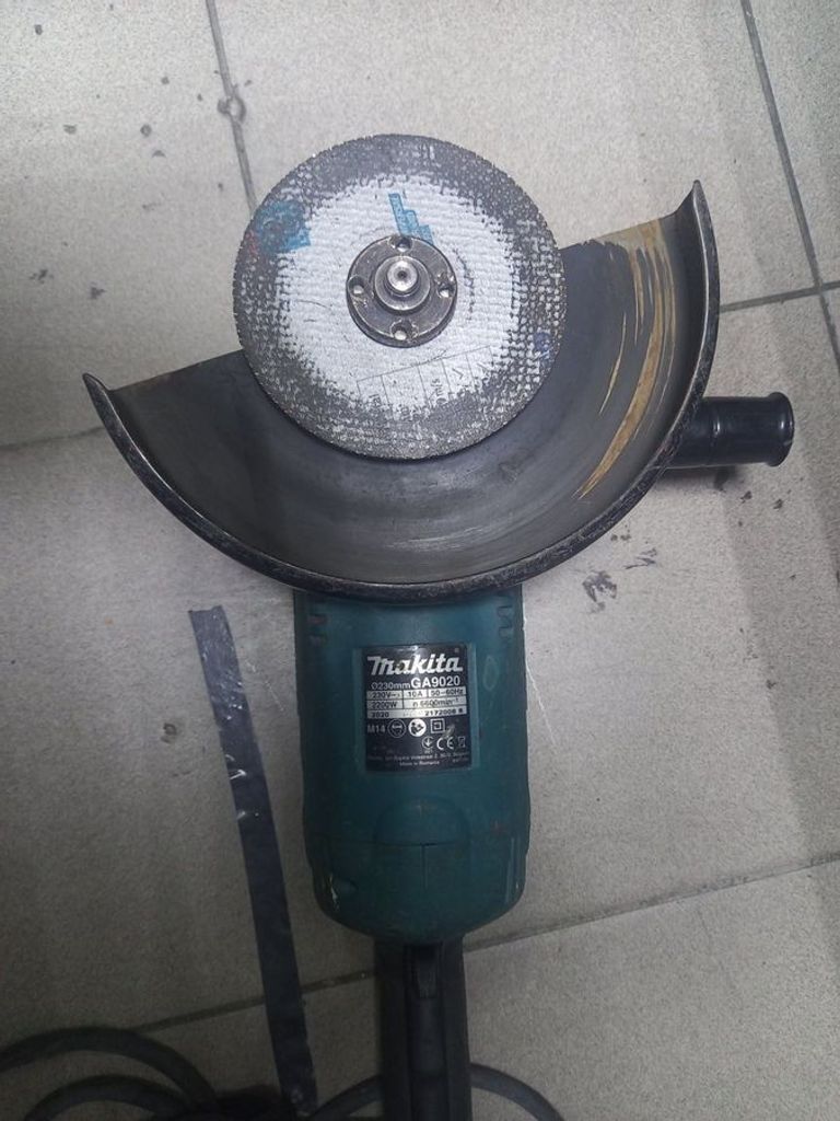 Дешево Makita GA9020 з ломбарду