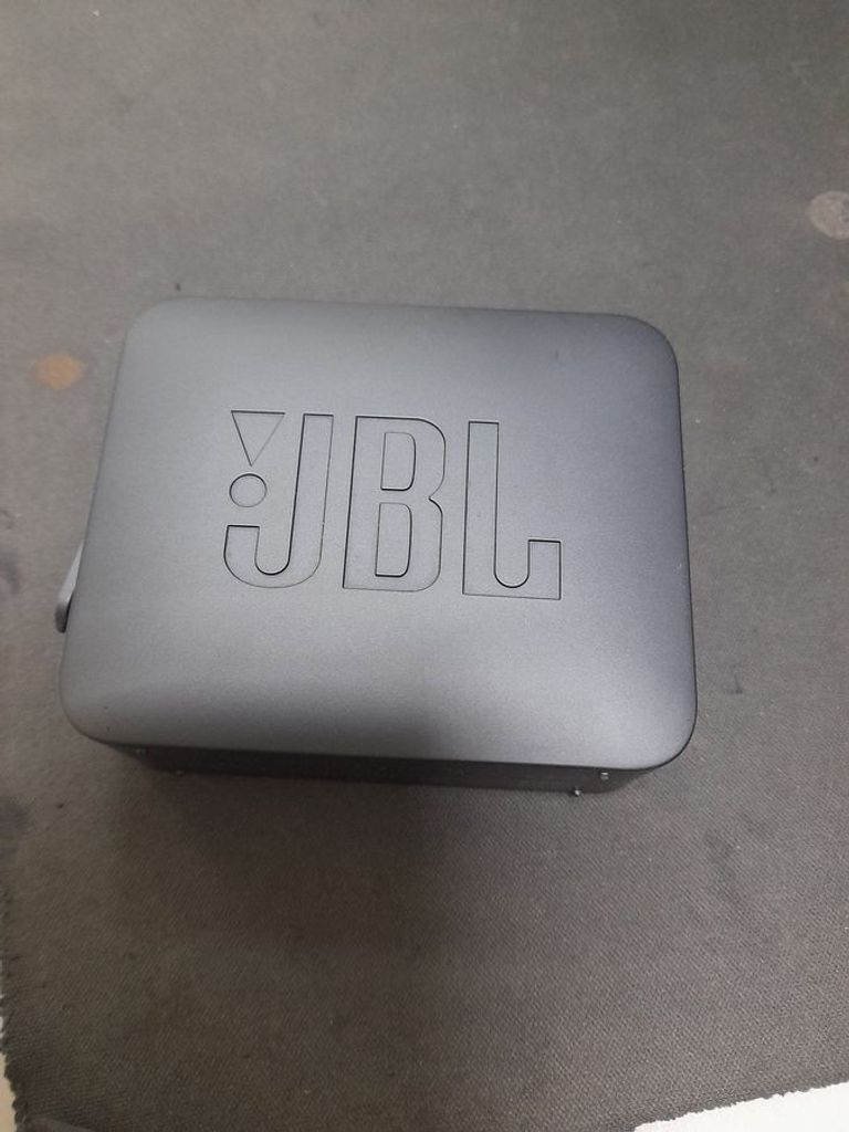 Оголошення Jbl go essential Б/У