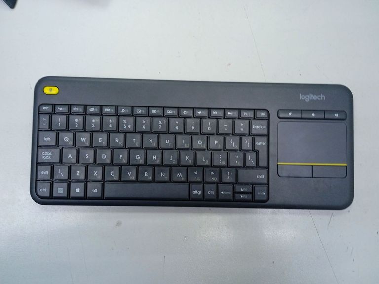 Дешиво Logitech k400 plus с ломбарда