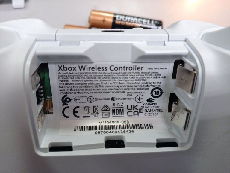 Дешево Microsoft xbox series x s wireless controller з ломбарду