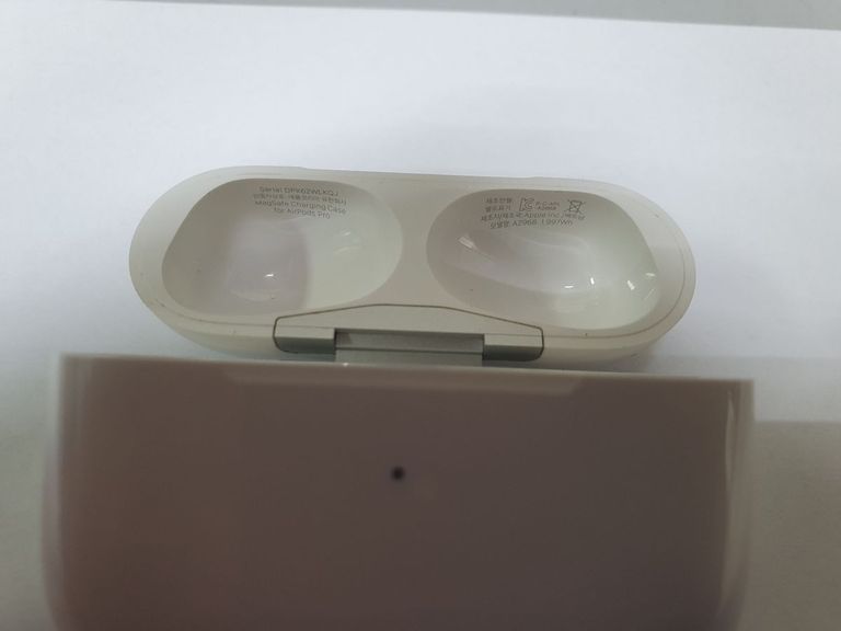 Оголошення Apple airpods pro 2nd generation with magsafe charging case usb-c Б/У