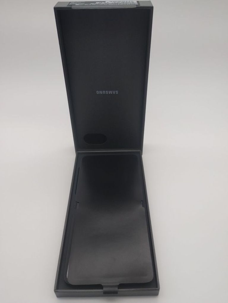 Купить Samsung galaxy flip7 12/256gb Б/У