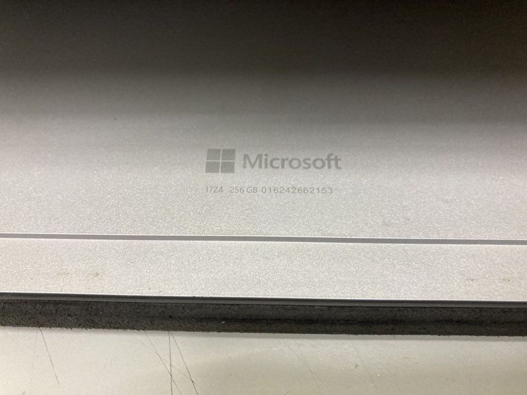 Дешиво Microsoft surface pro 4/core i7-6650u/ram8gb/ssd256gb с ломбарда