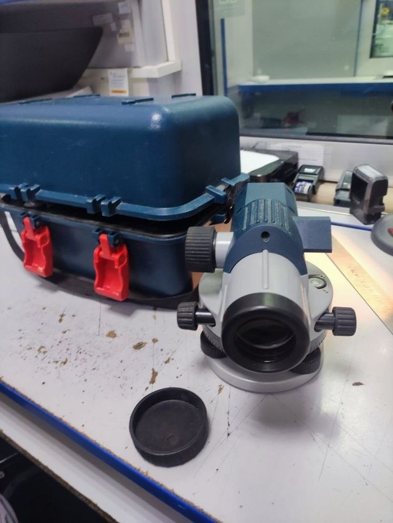 Оголошення Bosch gol 26 d professional + bt 160 + gr 500 Б/У