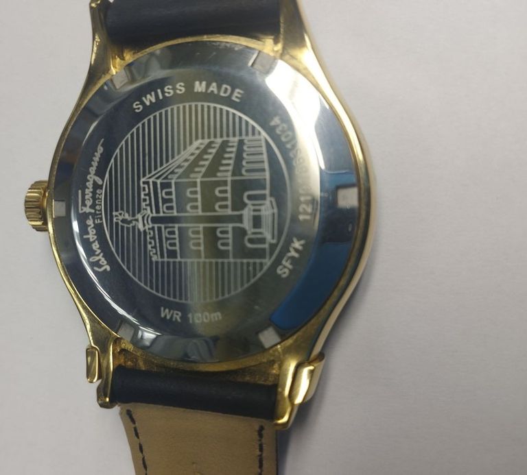 Объявление Salvatore Ferragamo sfyk Б/У