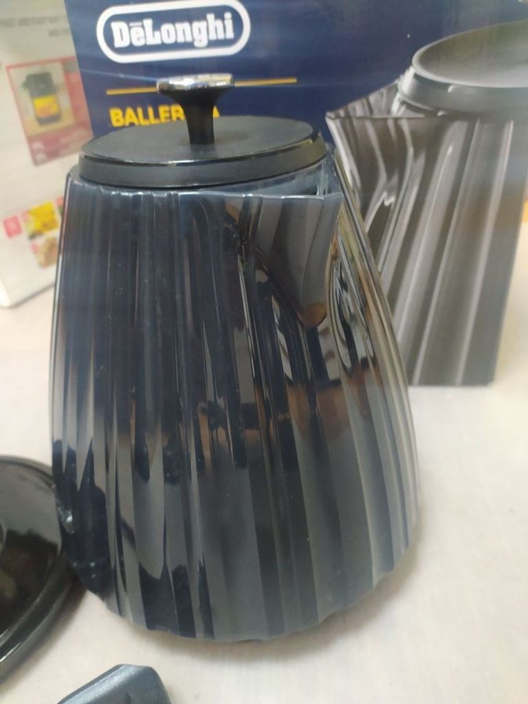 Дешиво Delonghi Ballerina KBD2001.BK с ломбарда