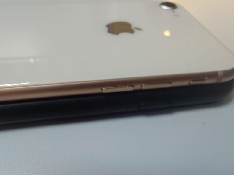 Apple iphone 8 64gb Код:01-200814933. Изображение 8