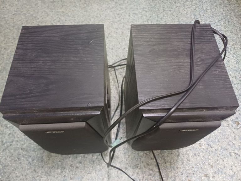 Объявление F&d R-215 Black Б/У