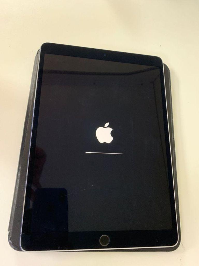 Дешиво Apple ipad pro 10,5" wifi a1709 64gb 3g с ломбарда