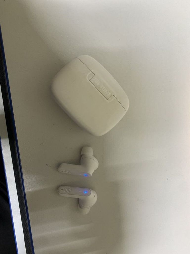 Купить Jbl tune beam Б/У