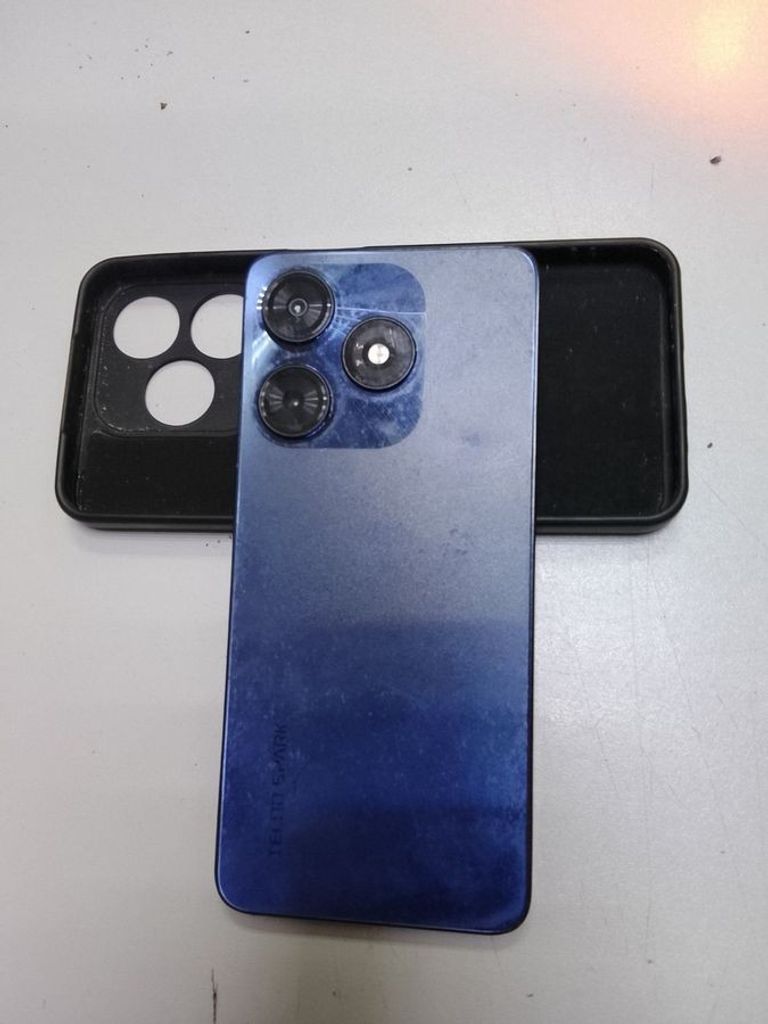 Дешиво Tecno spark 10 ki5q 8/128gb с ломбарда